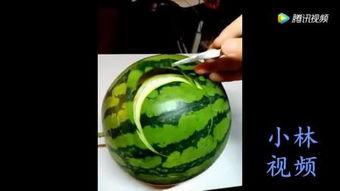 吃超大哈密瓜视频,见证味蕾盛宴！